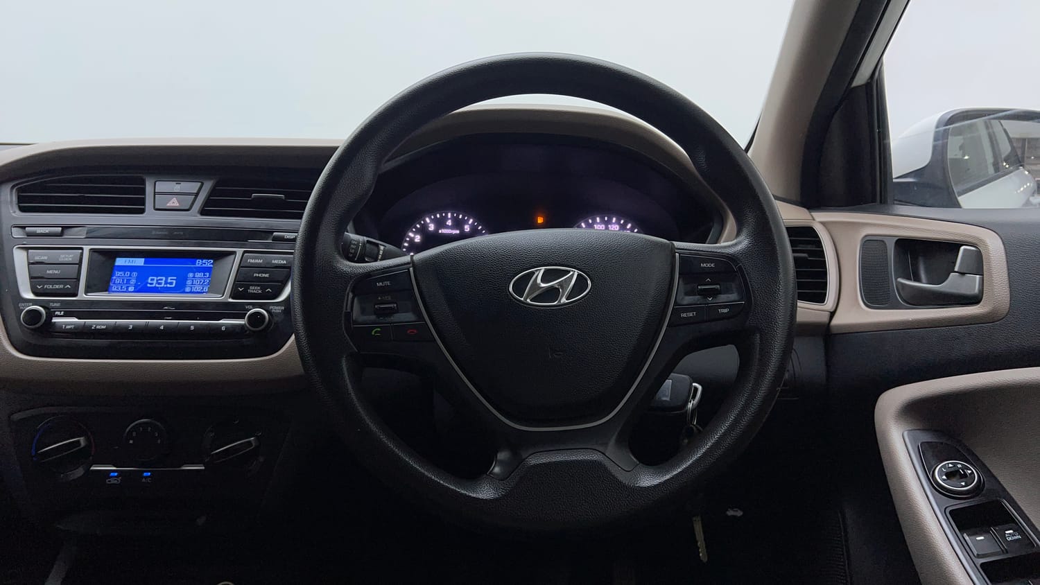 Used 2016 Hyundai Elite i20 Magna 1.2 Petrol Manual interior STEERING VIEW