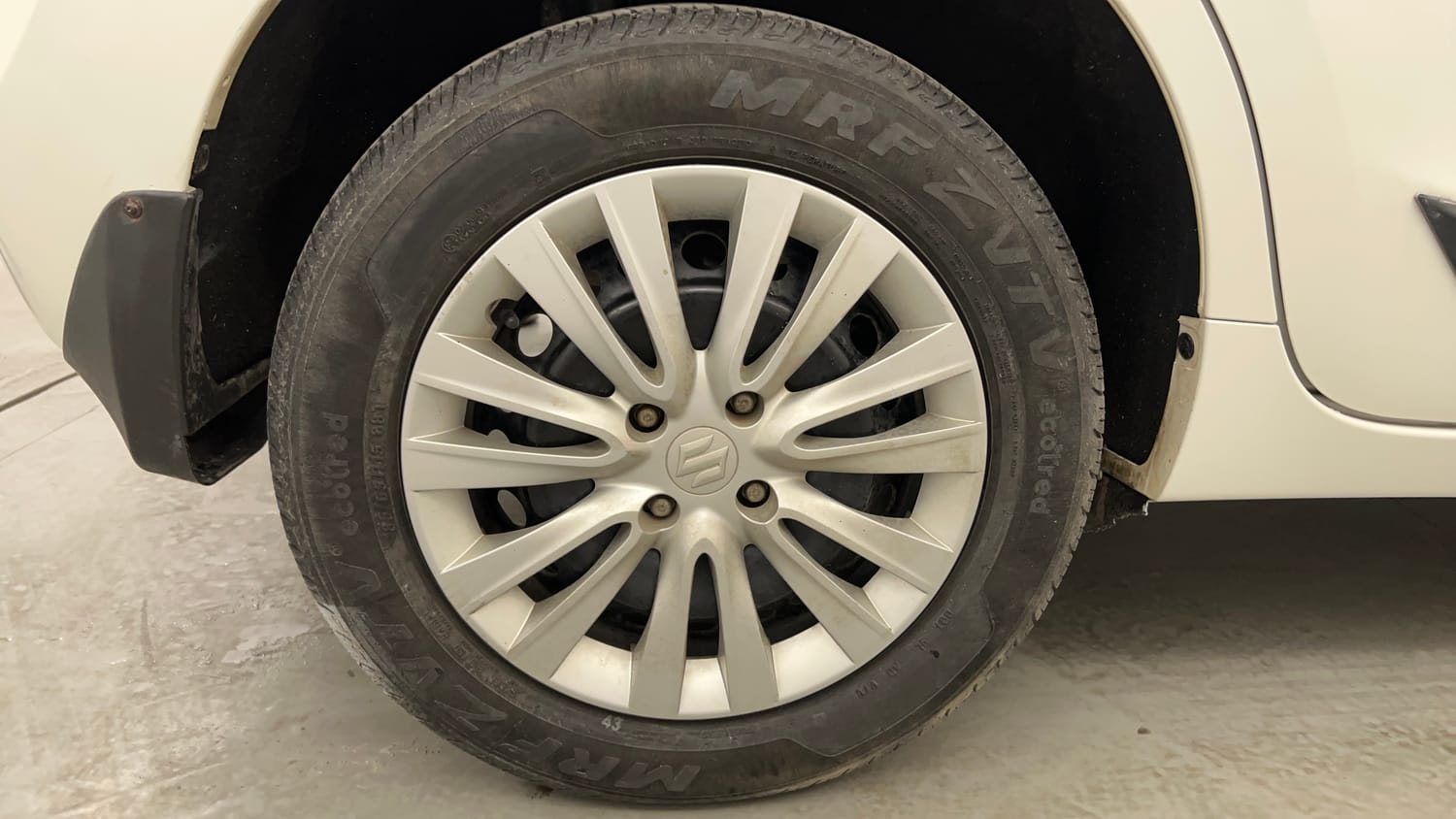 Used 2019 Maruti Suzuki Baleno Delta Petrol Manual tyres RIGHT REAR TYRE RIM VIEW