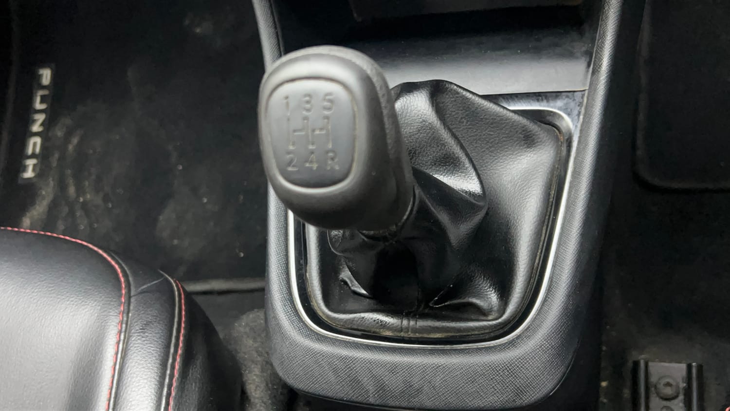 Used 2025 Tata Punch Pure MT Petrol Manual interior GEAR  KNOB VIEW
