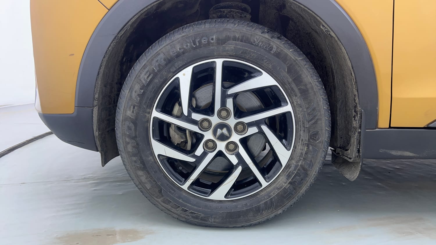 Used 2023 Mahindra XUV 300 TurboSport W8 Petrol Manual tyres LEFT FRONT TYRE RIM VIEW