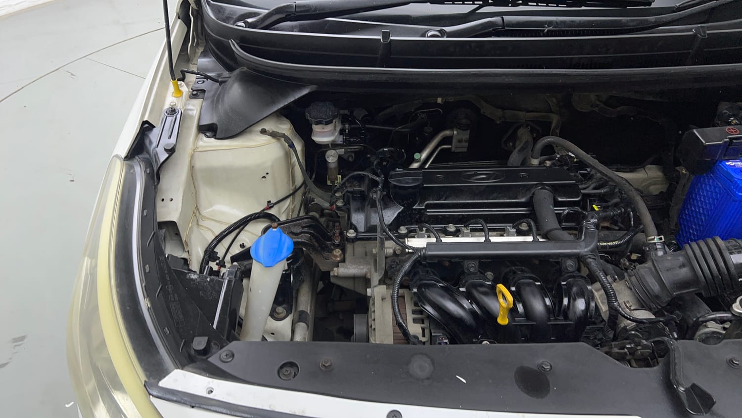 Used 2016 Hyundai Elite i20 Magna 1.2 Petrol Manual engine ENGINE RIGHT SIDE VIEW