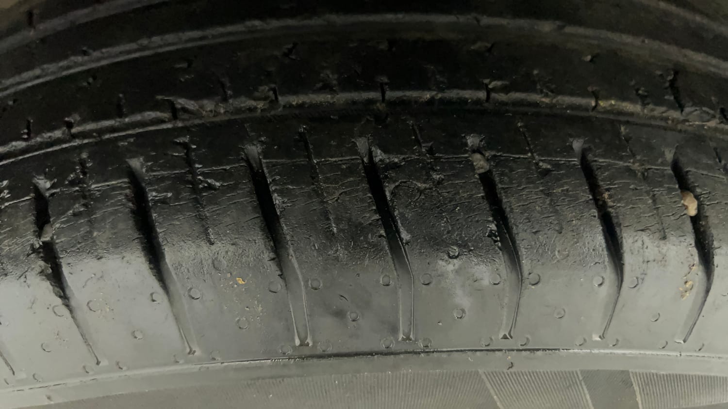 Used 2022 Tata Punch Pure Rhythm Pack MT Petrol Manual tyres LEFT FRONT TYRE TREAD VIEW