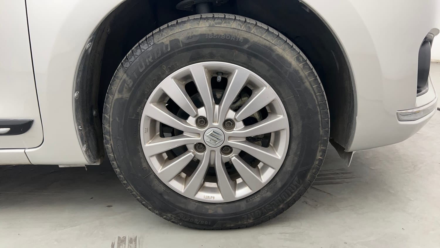 Used 2019 Maruti Suzuki Dzire VXi Petrol Manual tyres RIGHT FRONT TYRE RIM VIEW
