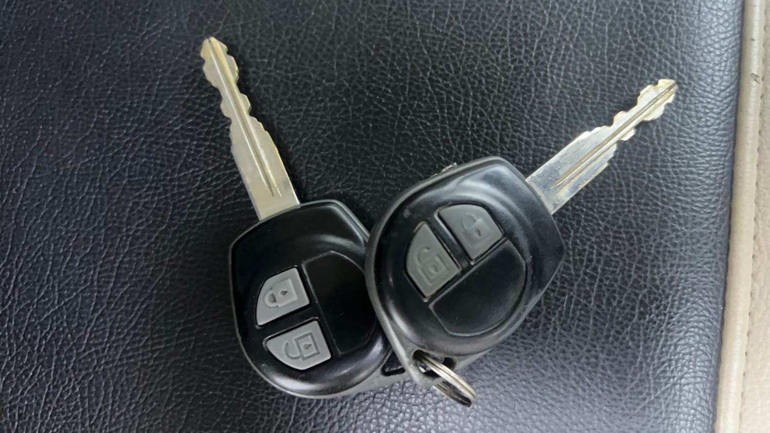 Used 2015 Maruti Suzuki Swift Dzire VXI Petrol Manual extra CAR KEY VIEW