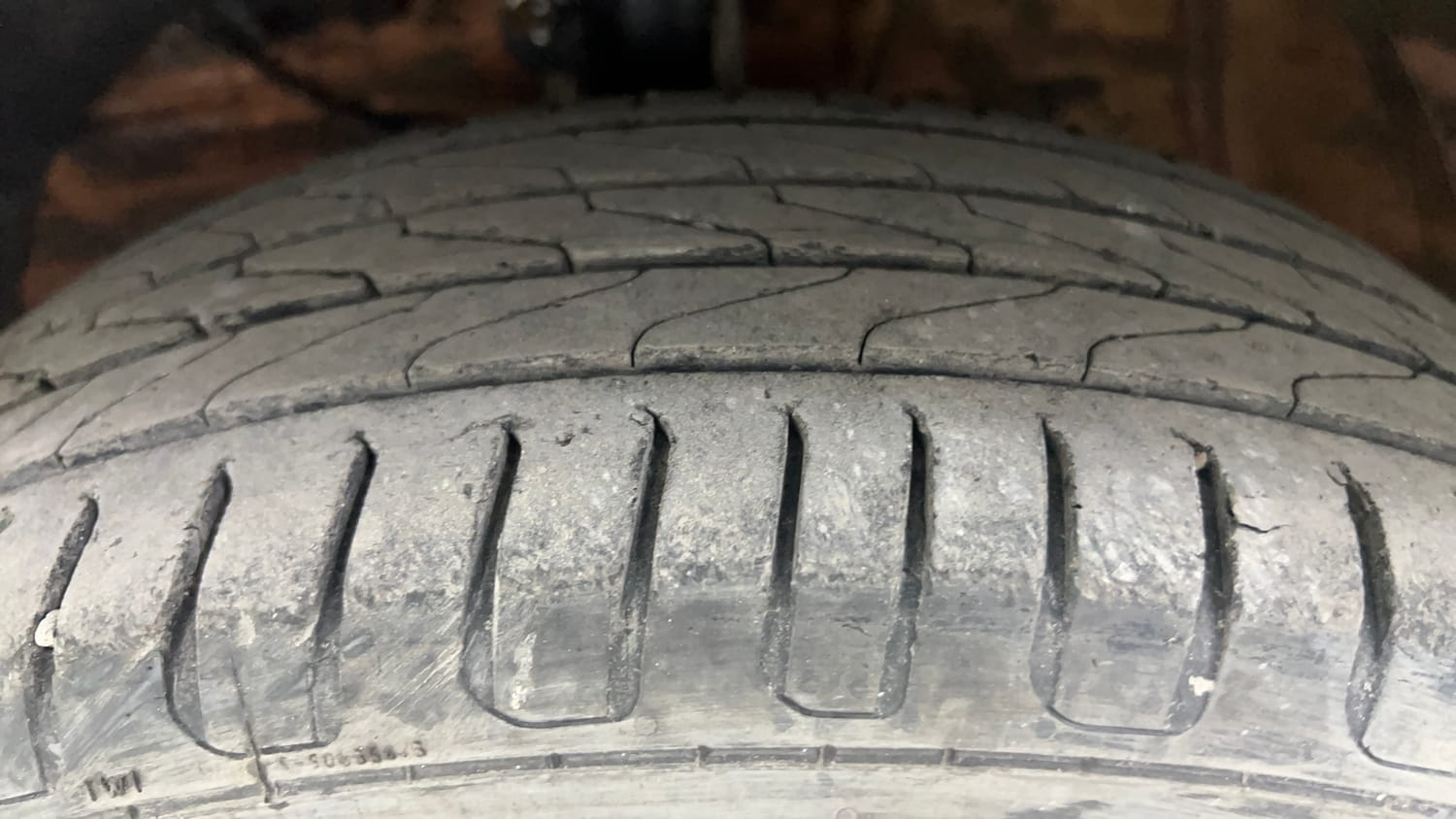 Used 2018 Maruti Suzuki Baleno Delta 1.2 Petrol Manual tyres LEFT FRONT TYRE TREAD VIEW