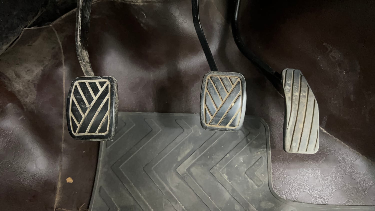 Used 2014 Maruti Suzuki Wagon R VXI Petrol Manual interior PEDALS VIEW