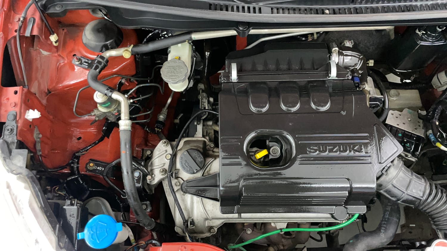 Used 2015 Maruti Suzuki Celerio VXi AMT Petrol Automatic engine ENGINE RIGHT SIDE VIEW
