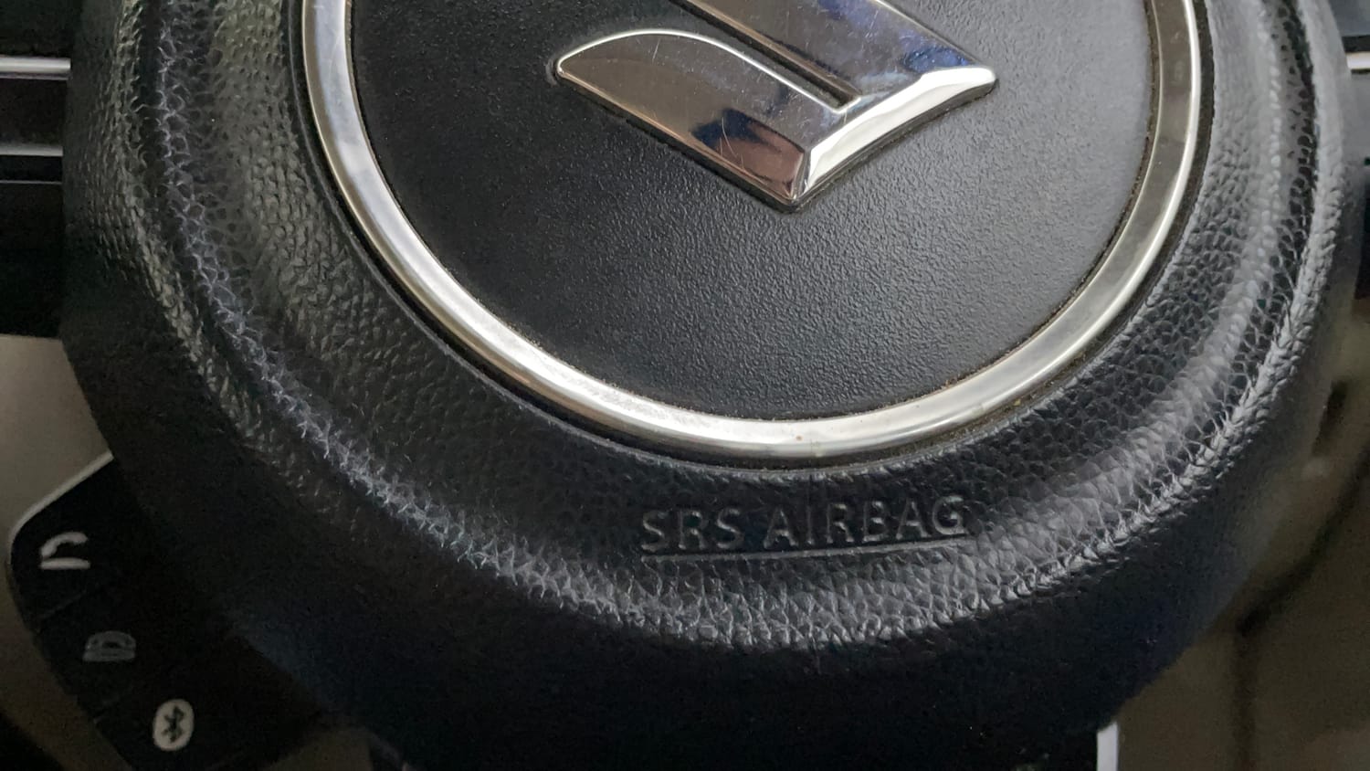 Used 2018 Maruti Suzuki Dzire VXi Petrol Automatic top_features Airbags
