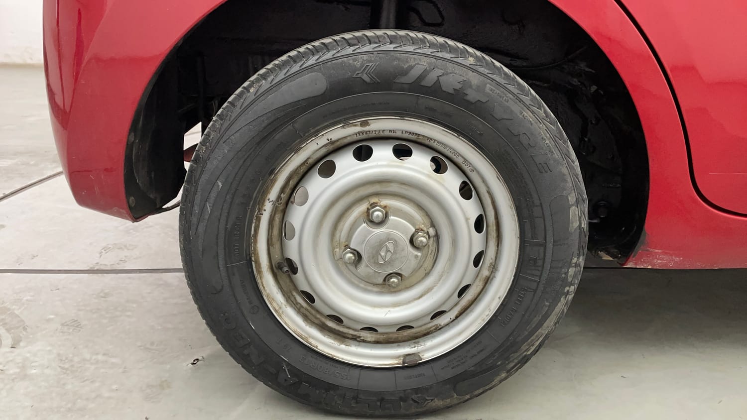 Used 2021 Hyundai Santro Magna AMT Petrol Automatic tyres RIGHT REAR TYRE RIM VIEW