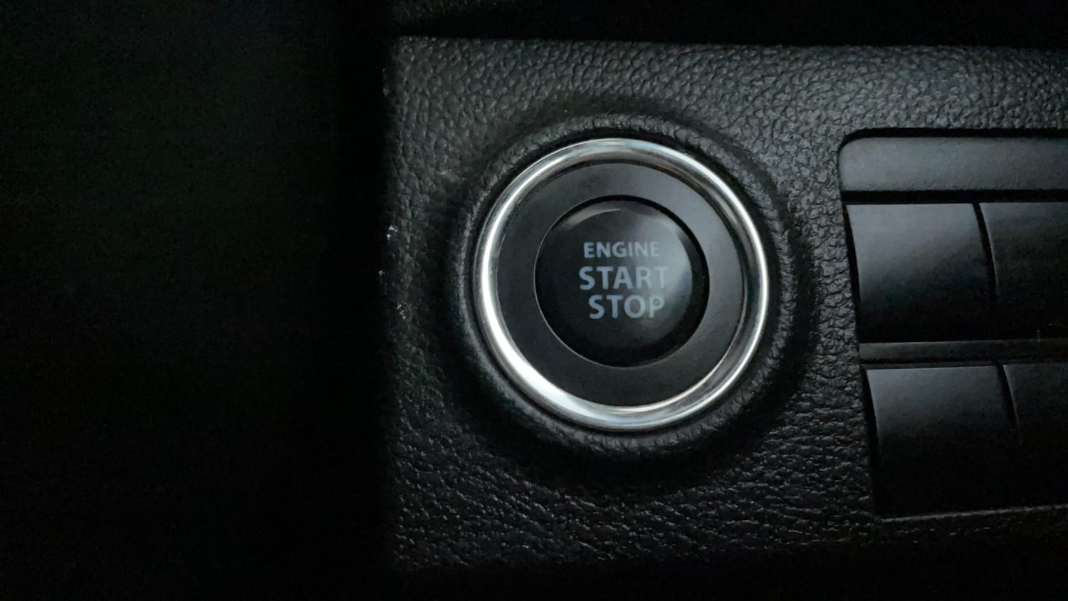 Used 2023 Maruti Suzuki Brezza ZXI AT Petrol Automatic top_features Keyless start