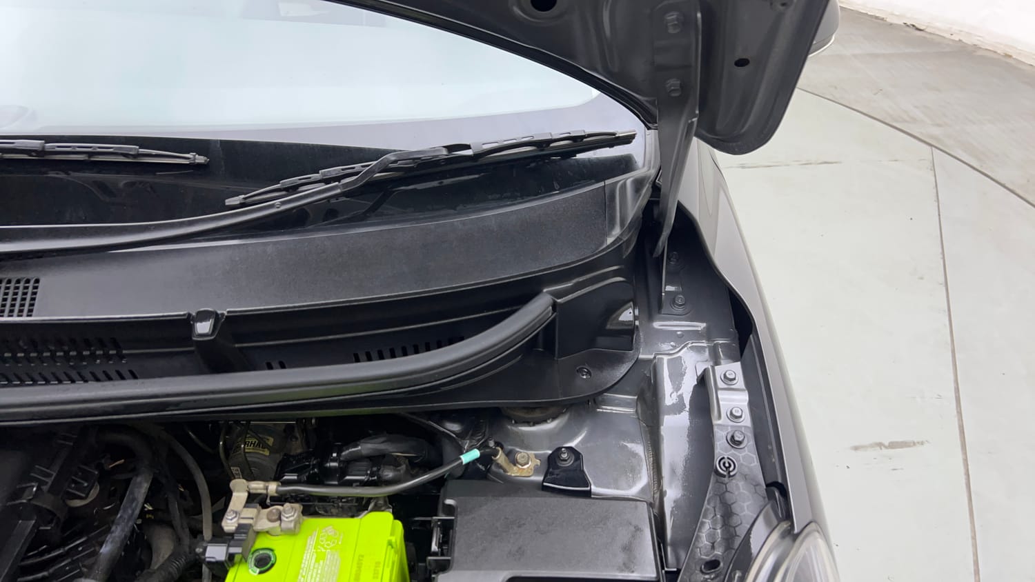 Used 2021 Hyundai Grand i10 Nios Sportz 1.2 Kappa VTVT Petrol Manual engine ENGINE LEFT SIDE HINGE & APRON VIEW