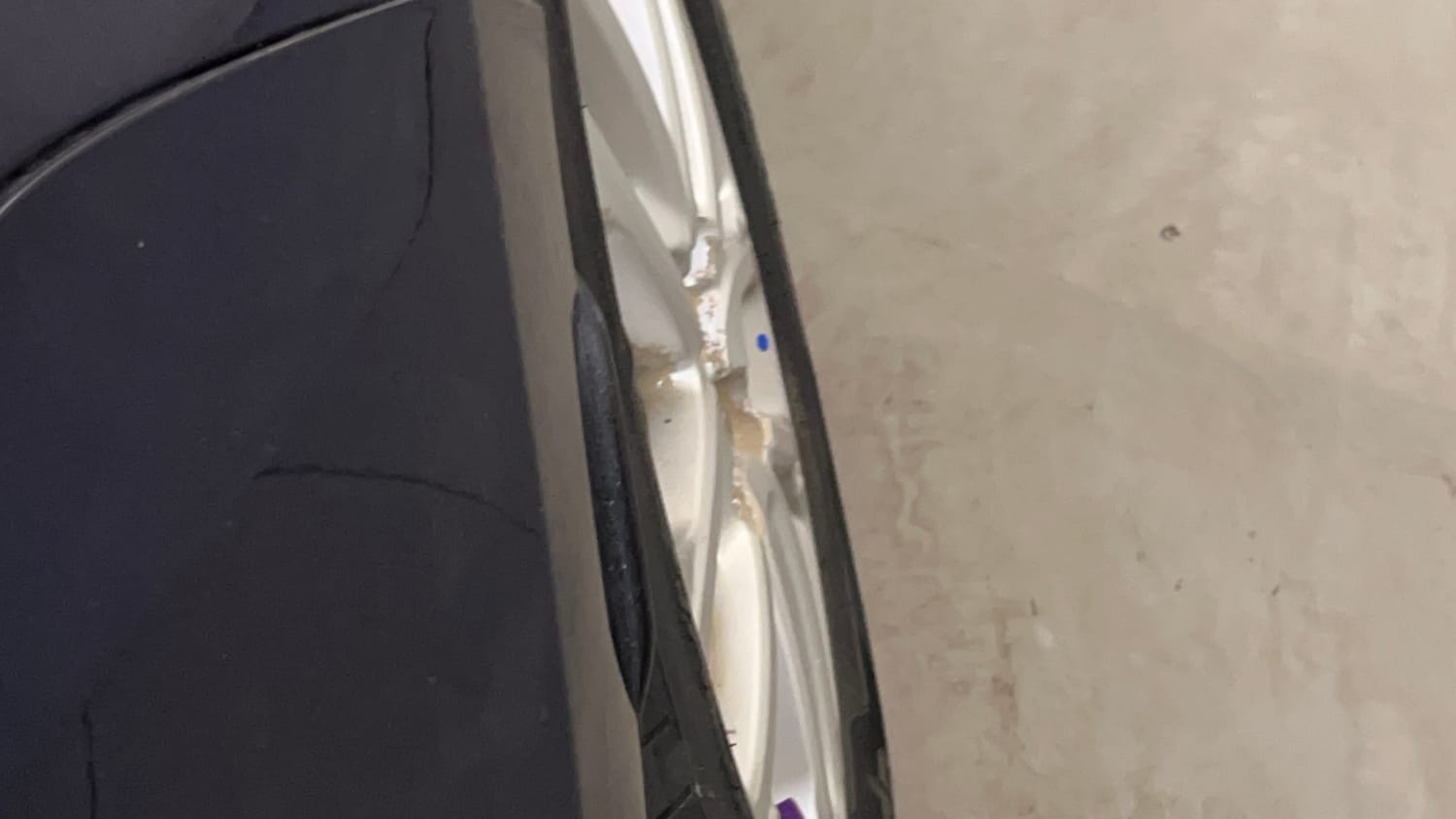 Used 2018 Maruti Suzuki Swift ZXi AMT Petrol Automatic dents MINOR SCRATCH