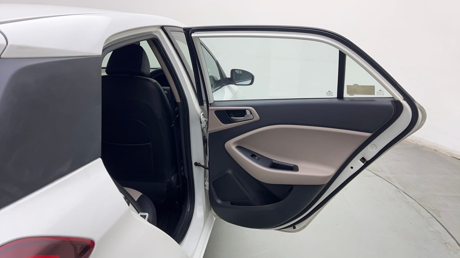 Used 2015 Hyundai Elite i20 Asta 1.2 Petrol Manual interior RIGHT REAR DOOR OPEN VIEW