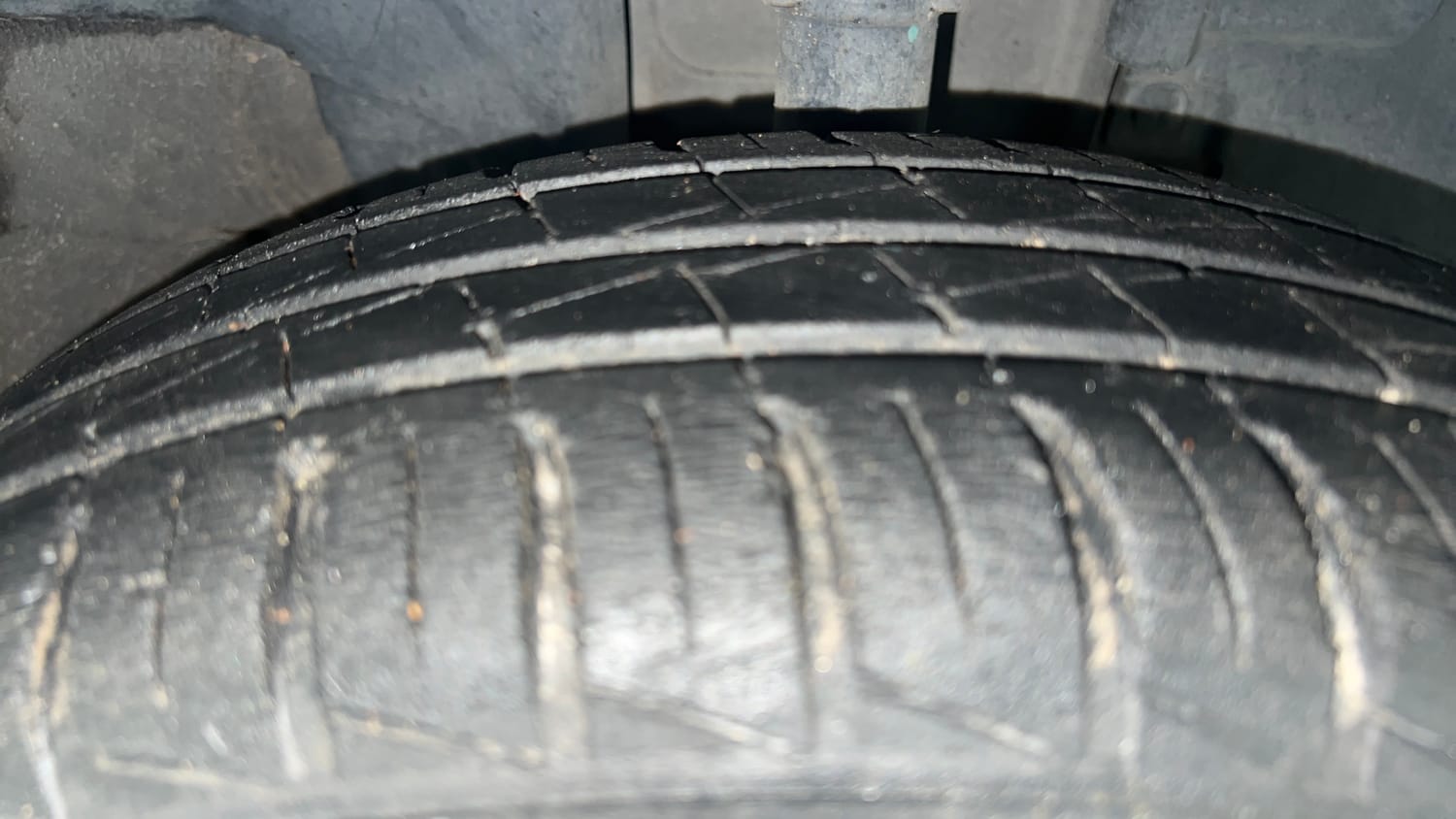 Used 2020 Renault Kwid 1.0 RXT Opt Petrol Manual tyres RIGHT FRONT TYRE TREAD VIEW