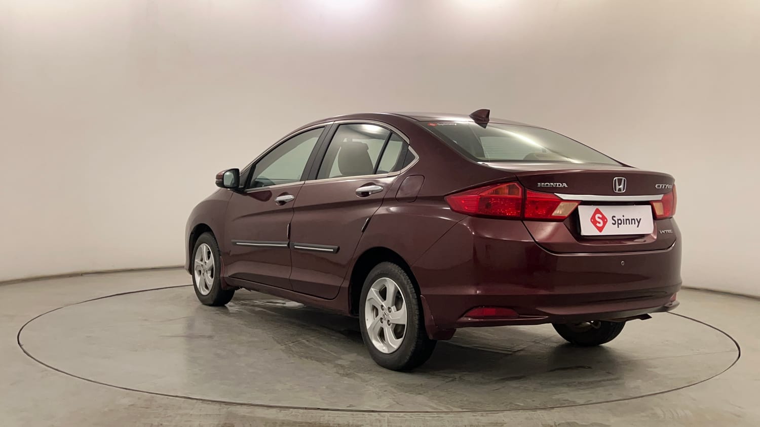 Used 2015 Honda City V Petrol Manual exterior LEFT REAR CORNER VIEW