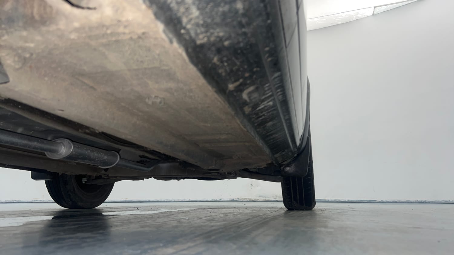 Used 2020 Renault Kwid 1.0 RXT Opt Petrol Manual extra REAR RIGHT UNDERBODY VIEW