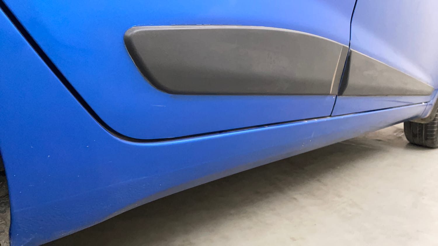 Used 2018 Hyundai Grand i10 Sportz AT 1.2 Kappa VTVT Petrol Automatic dents MINOR SCRATCH