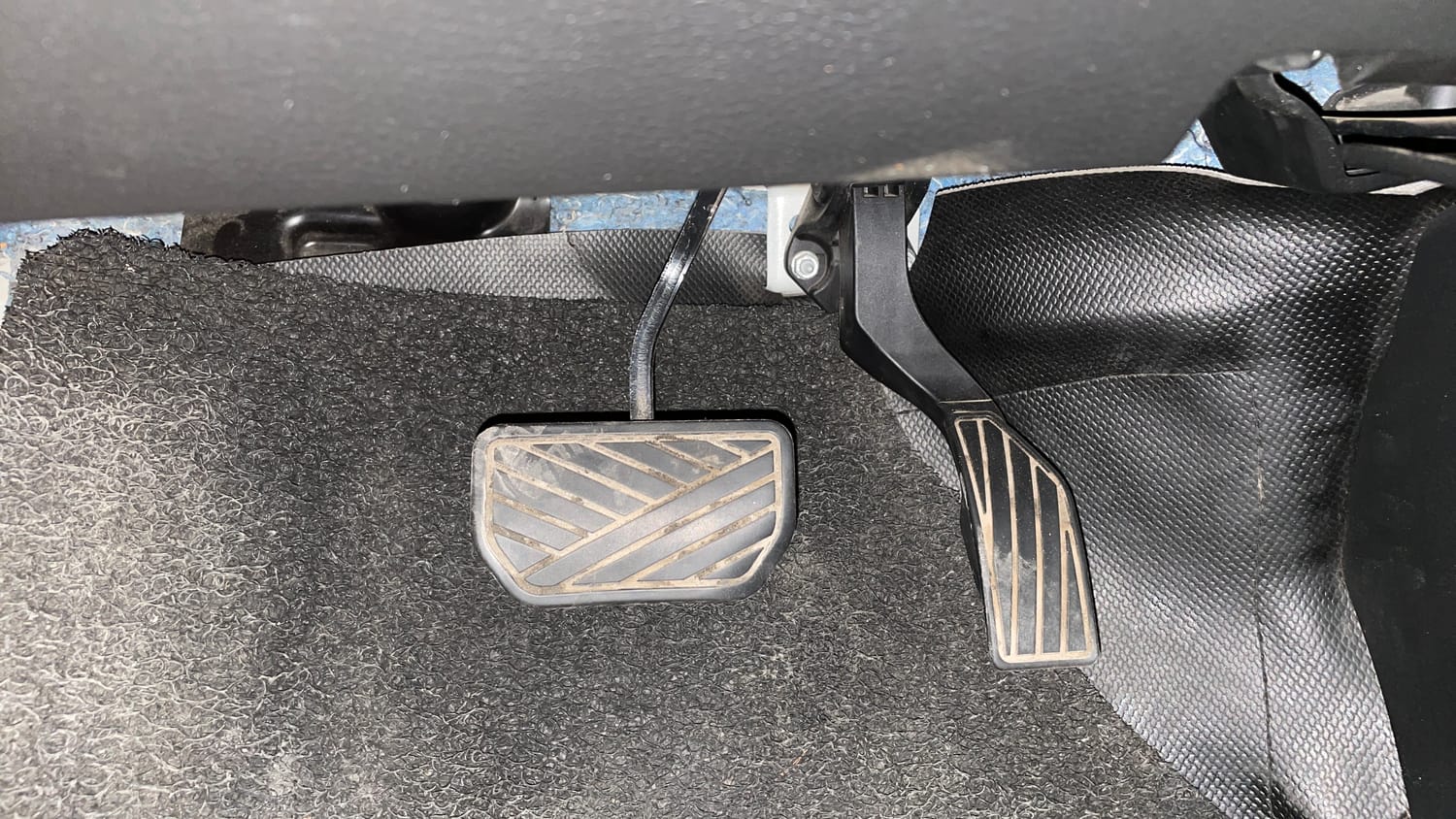 Used 2023 Maruti Suzuki Brezza ZXI AT Petrol Automatic interior PEDALS VIEW
