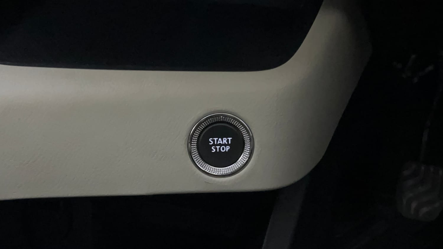 Used 2024 Nissan Magnite XV Petrol Manual top_features Keyless start