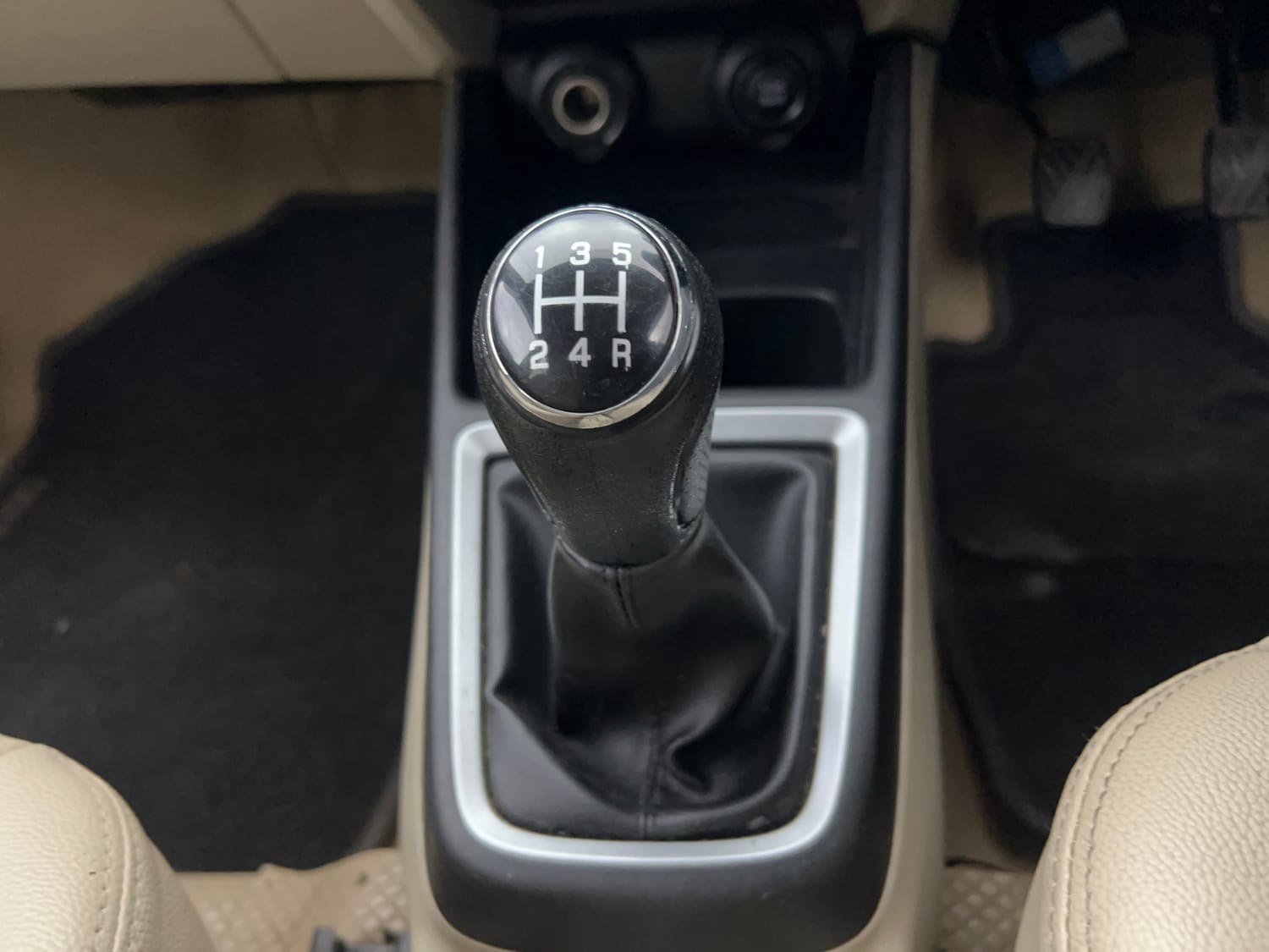 Used 2019 Maruti Suzuki Dzire VXi Petrol Manual interior GEAR  KNOB VIEW
