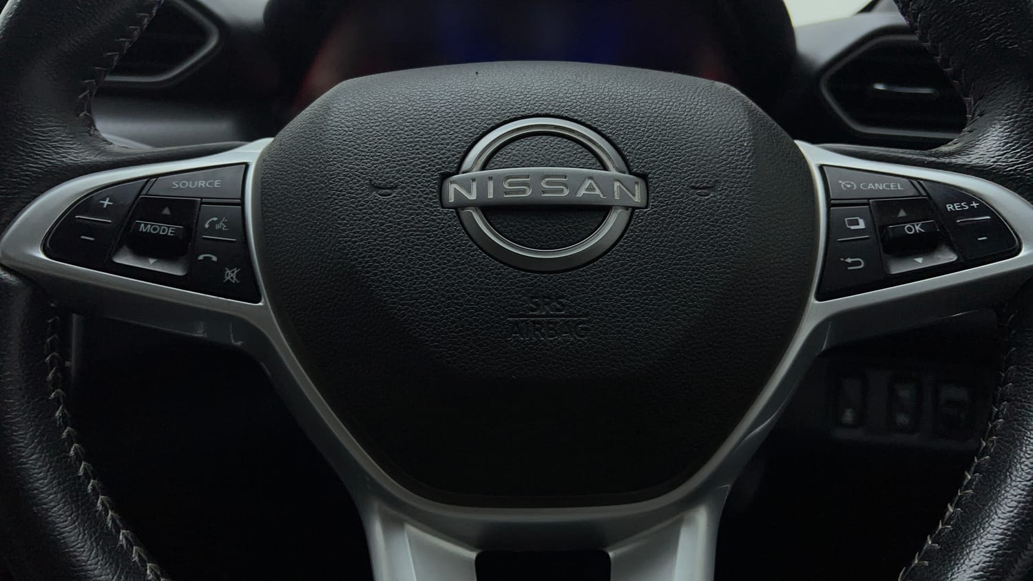 Used 2021 Nissan Magnite XV Premium Turbo Petrol Manual top_features Airbags