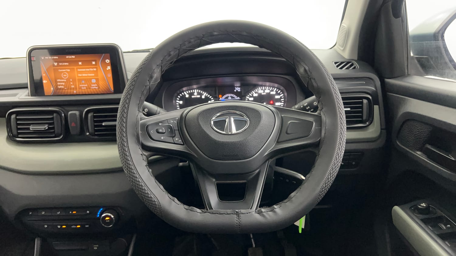 Used 2022 Tata Punch Adventure Rhythm Pack MT Petrol Manual interior STEERING VIEW