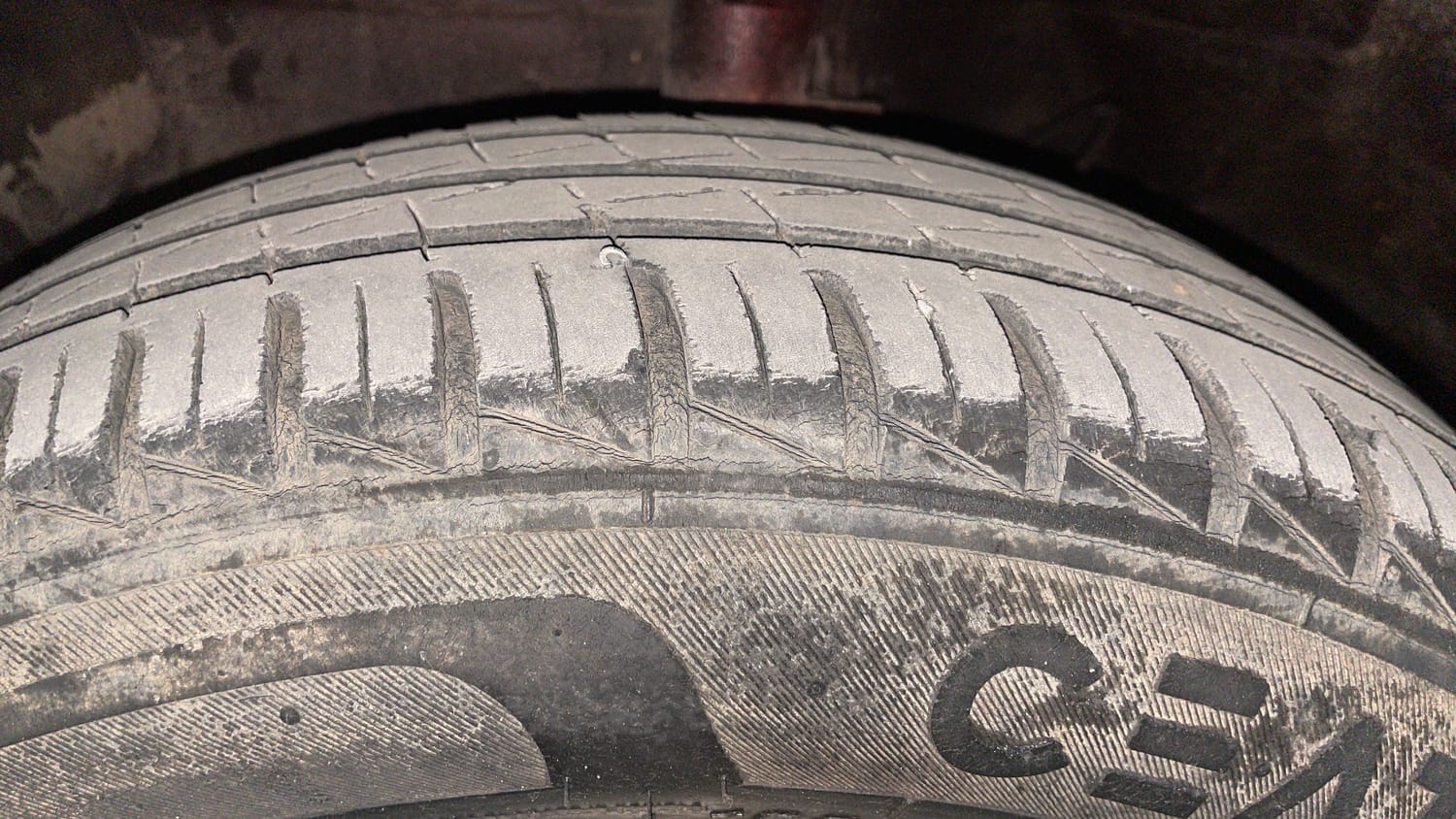 Used 2021 Hyundai Santro Magna AMT Petrol Automatic tyres LEFT FRONT TYRE TREAD VIEW