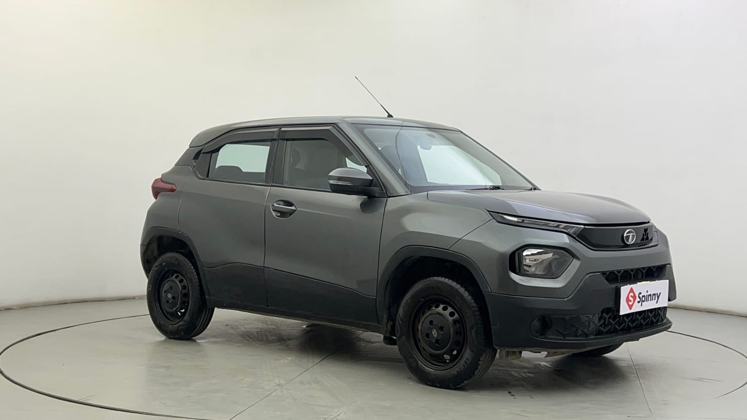 Used 2022 Tata Punch Pure Rhythm Pack MT Petrol Manual exterior RIGHT FRONT CORNER VIEW