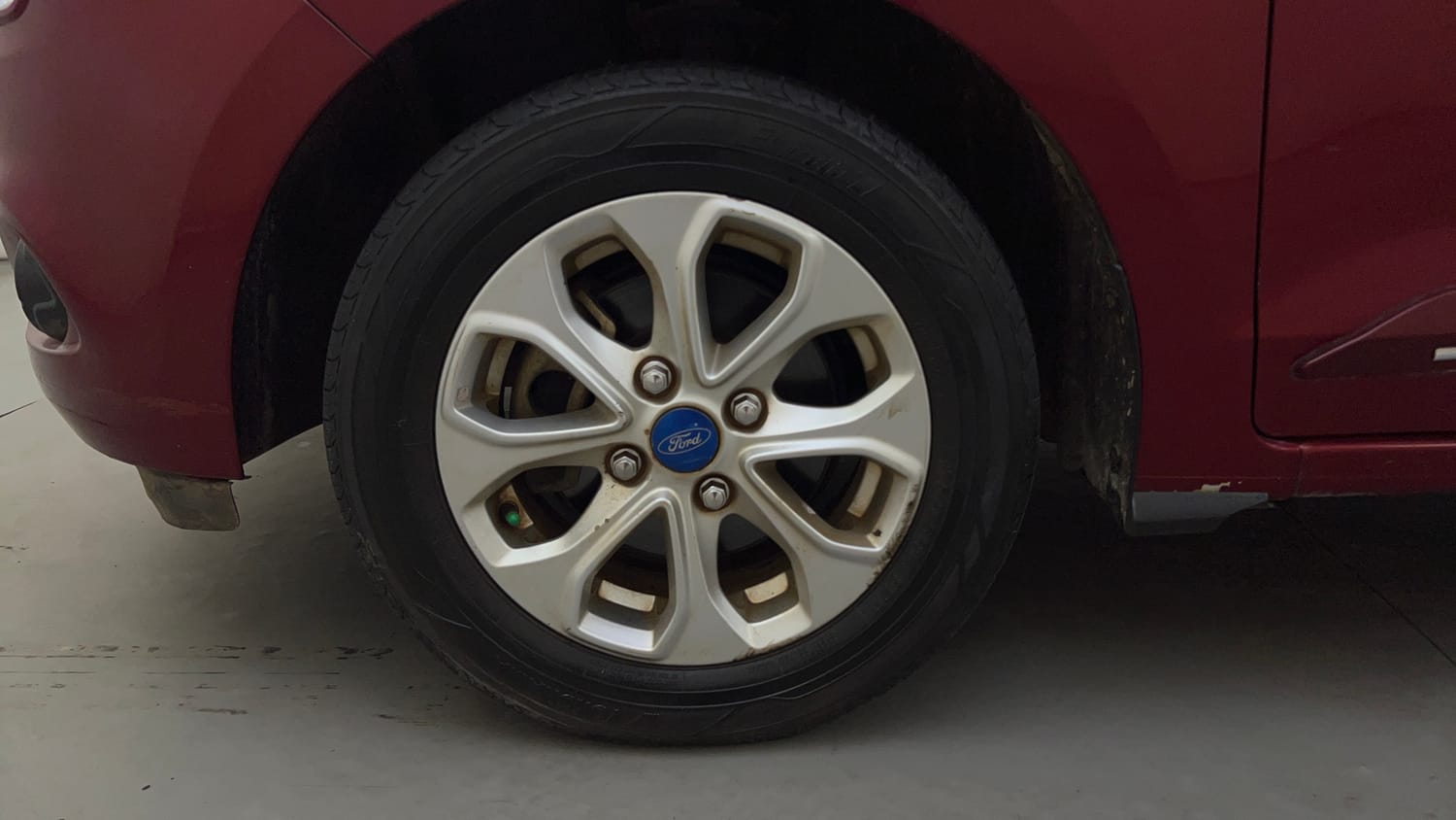 Used 2018 Ford Figo Aspire Titanium 1.2 Ti-VCT Diesel Manual tyres LEFT FRONT TYRE RIM VIEW