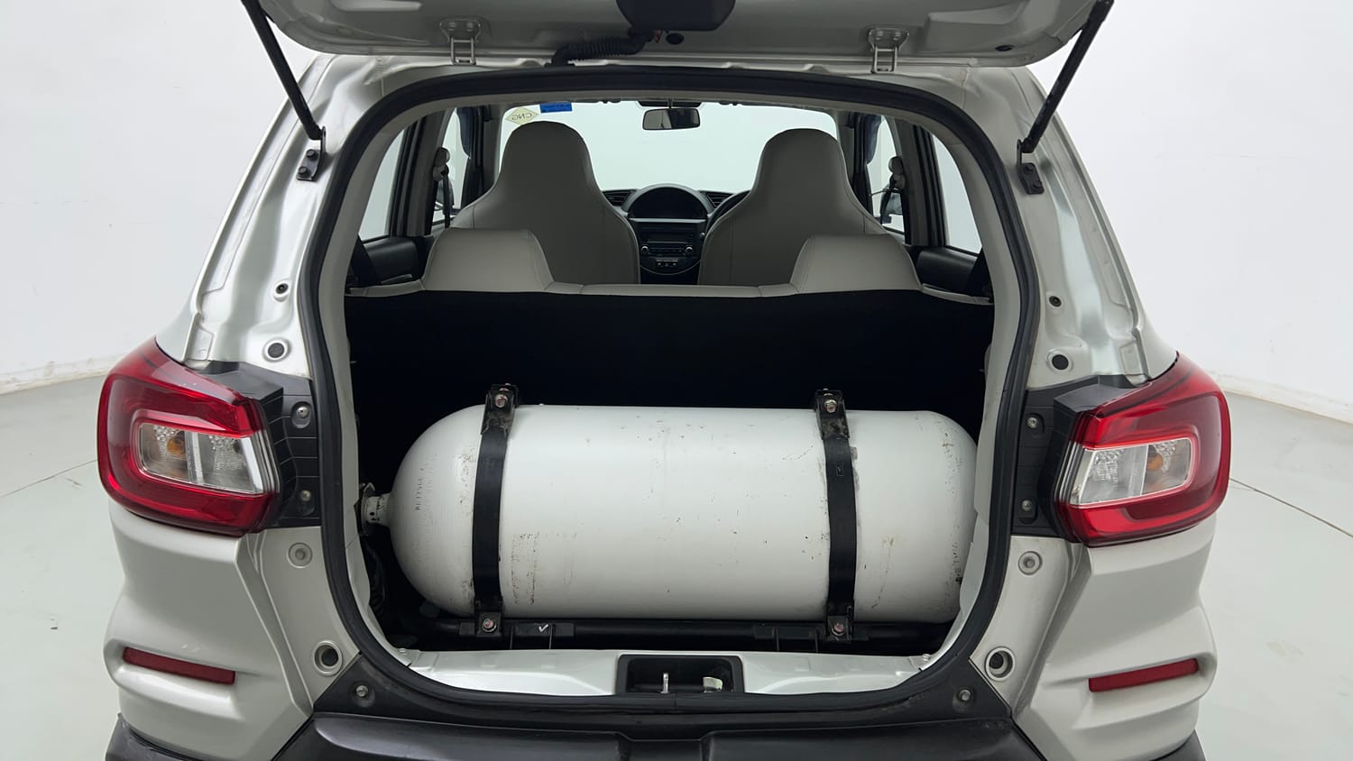 Used 2022 Maruti Suzuki S-Presso VXi (O) CNG Cng Manual interior DICKY INSIDE VIEW