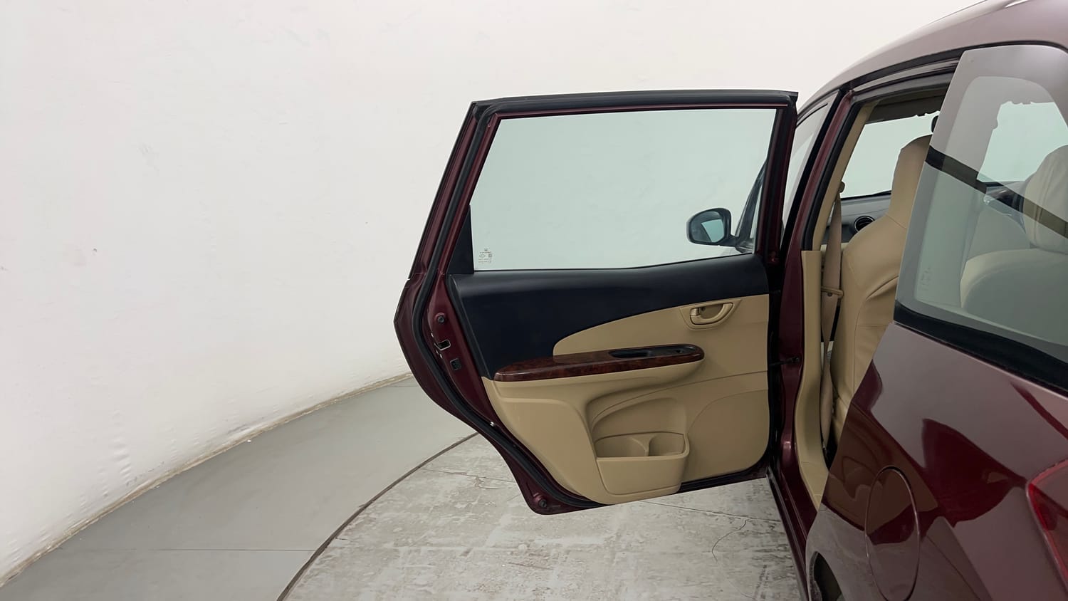 Used 2014 Honda Mobilio V (O) Petrol Petrol Manual interior LEFT REAR DOOR OPEN VIEW
