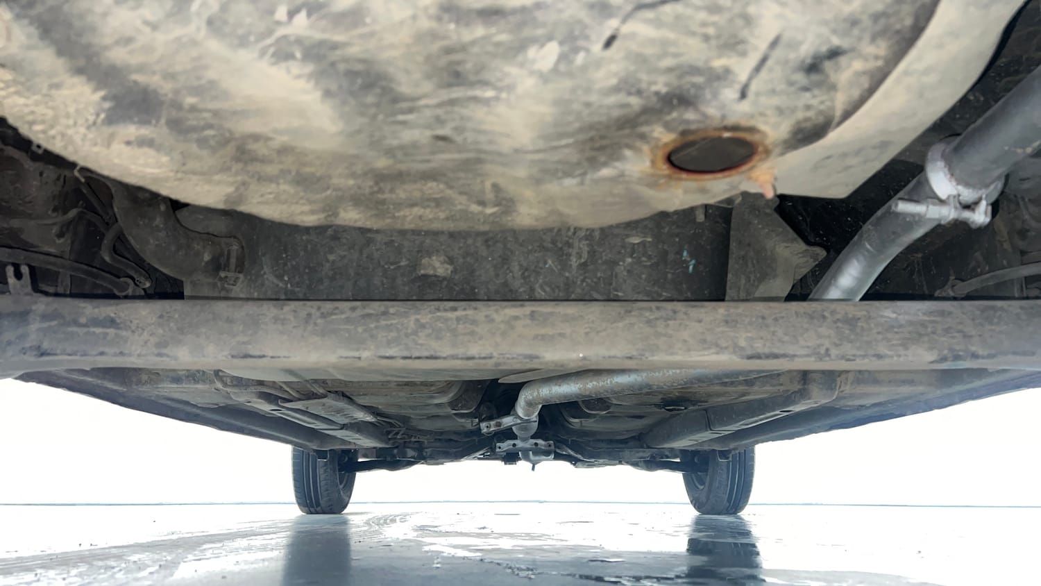 Used 2013 Hyundai i10 Magna 1.1 iRDE2 Petrol Manual extra REAR UNDERBODY VIEW (TAKEN FROM REAR)