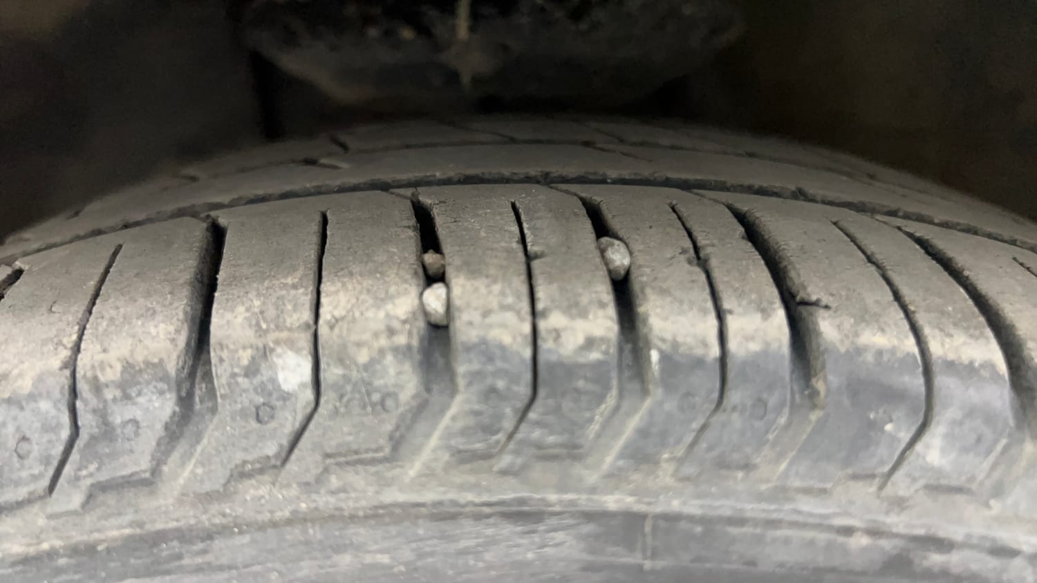 Used 2014 Honda Mobilio V (O) Petrol Petrol Manual tyres LEFT FRONT TYRE TREAD VIEW
