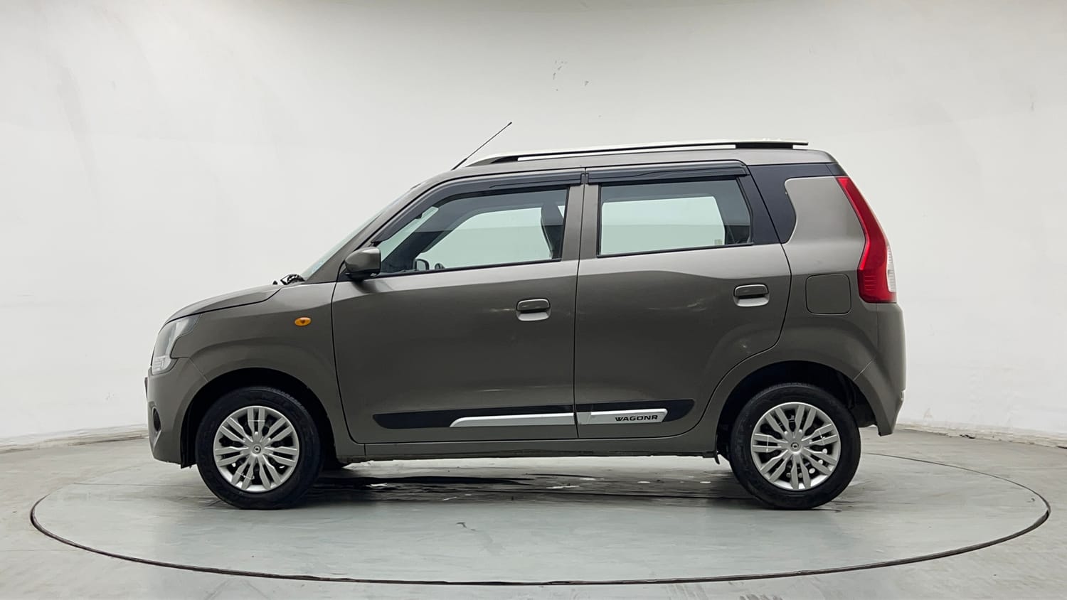 Used 2019 Maruti Suzuki Wagon R 1.0 VXi 1.0 Petrol Manual exterior LEFT SIDE VIEW