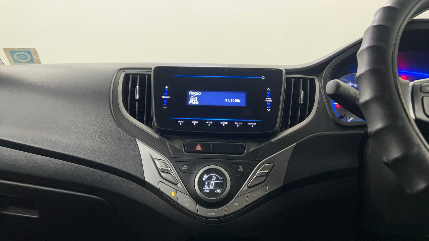 Used 2019 Maruti Suzuki Baleno Delta Petrol Manual interior MUSIC SYSTEM & AC CONTROL VIEW