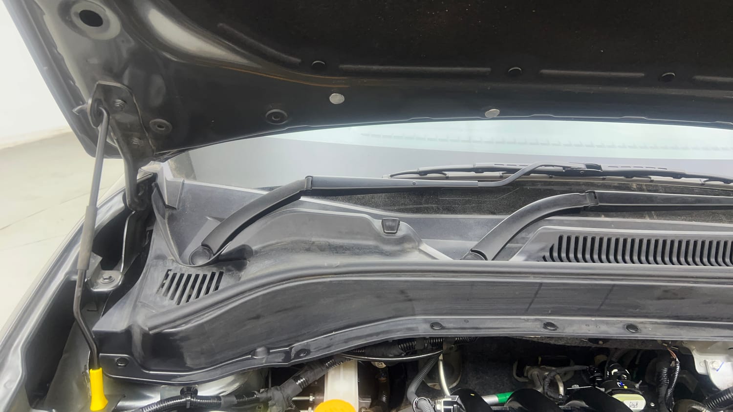 Used 2025 Tata Punch Pure MT Petrol Manual engine ENGINE RIGHT SIDE HINGE & APRON VIEW