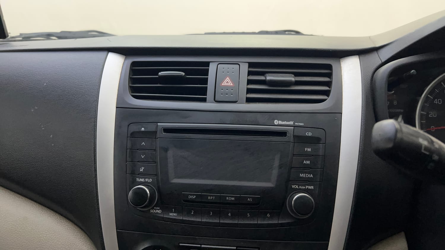 Used 2018 Maruti Suzuki Celerio ZXi (O) AMT Petrol Automatic top_features Integrated (in-dash) music system