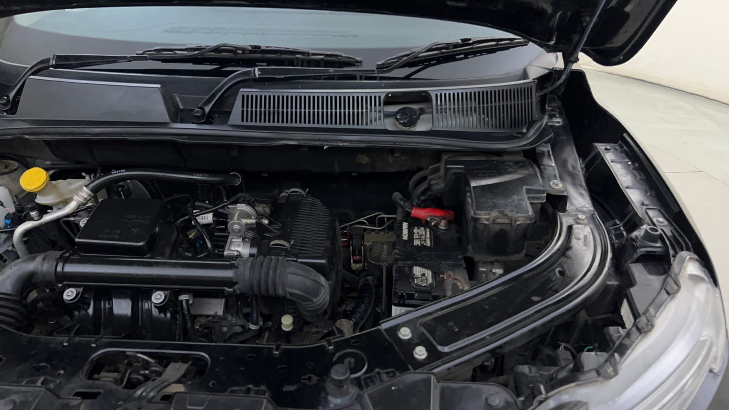 Used 2023 Renault Kiger RXT (O) AMT Petrol Automatic engine ENGINE LEFT SIDE HINGE & APRON VIEW