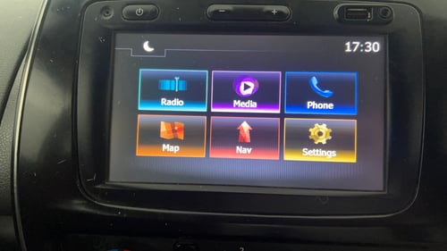 Used 2018 Renault Kwid RXT (O) 1.0 SCE Edition Petrol Manual top_features Touch screen infotainment system