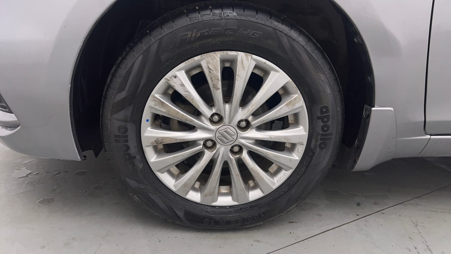 Used 2018 Maruti Suzuki Ciaz Delta Hybrid 1.5 Petrol Manual tyres LEFT FRONT TYRE RIM VIEW