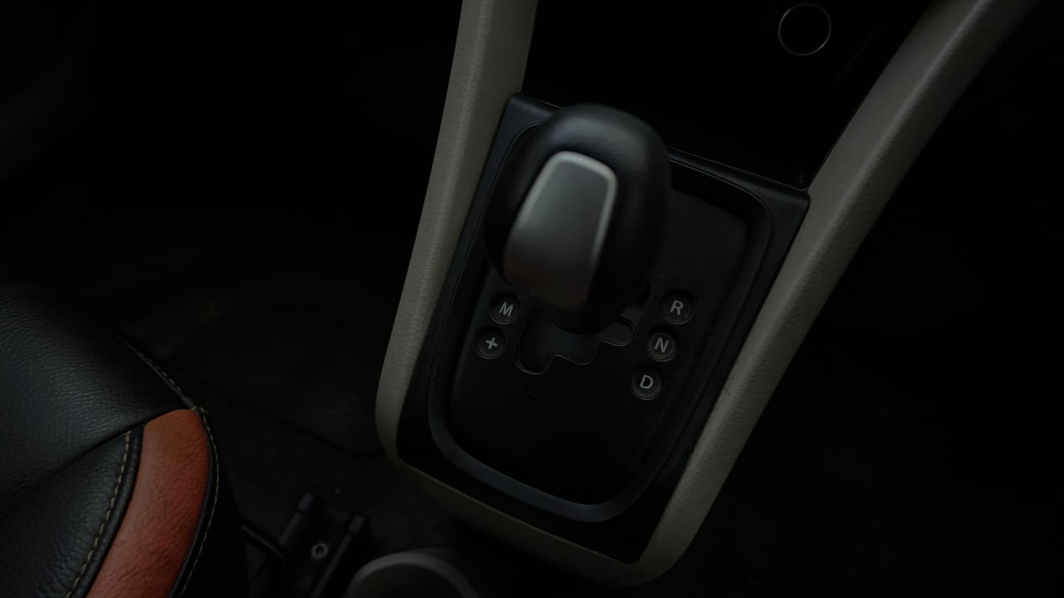 Used 2018 Maruti Suzuki Celerio ZXi (O) AMT Petrol Automatic interior GEAR  KNOB VIEW