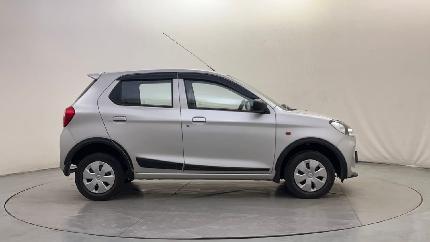 Used 2023 Maruti Suzuki Alto K10 VXi Petrol Manual exterior RIGHT SIDE VIEW