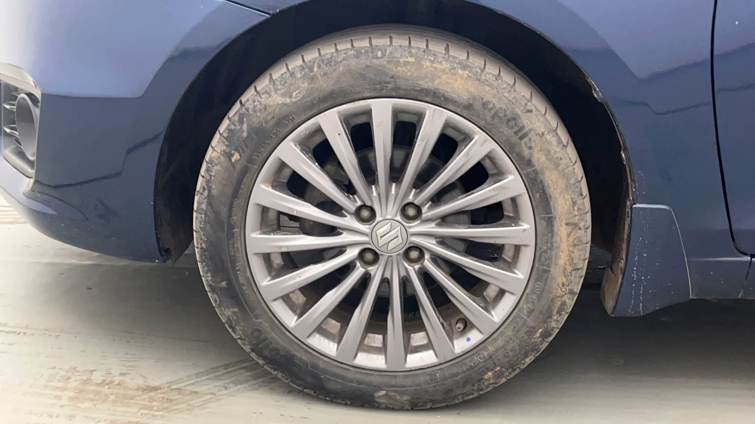 Used 2018 Maruti Suzuki Ciaz Alpha 1.4 MT Petrol Manual tyres LEFT FRONT TYRE RIM VIEW
