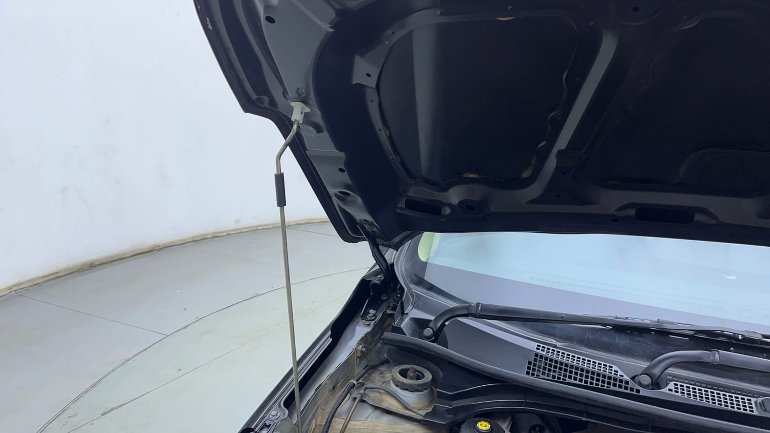 Used 2018 Honda Amaze 1.2 VX i-VTEC Petrol Manual engine ENGINE RIGHT SIDE HINGE & APRON VIEW