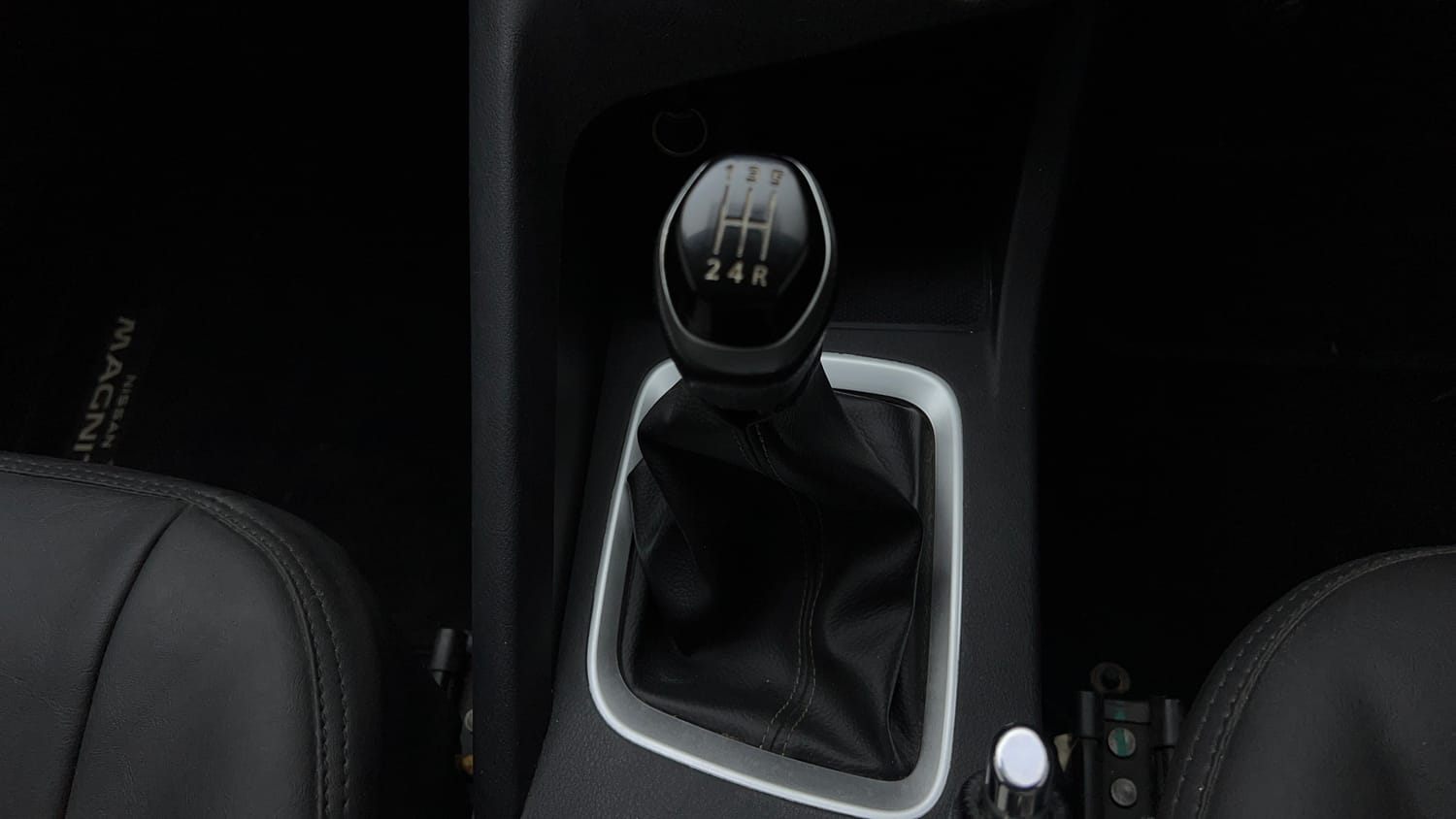 Used 2021 Nissan Magnite XV Premium Turbo Petrol Manual interior GEAR  KNOB VIEW