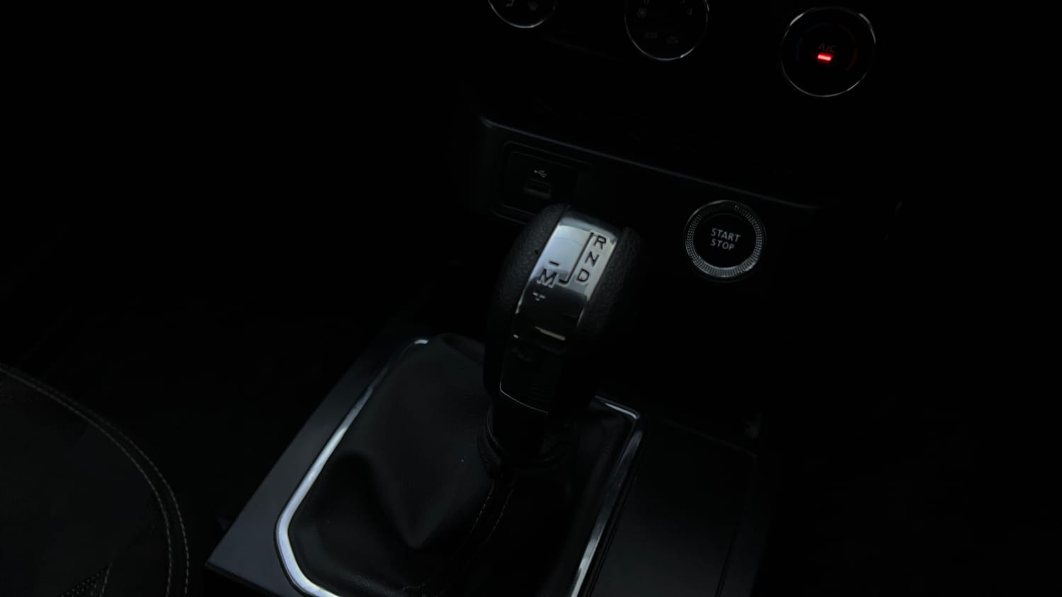 Used 2023 Renault Kiger RXT (O) AMT Petrol Automatic interior GEAR  KNOB VIEW