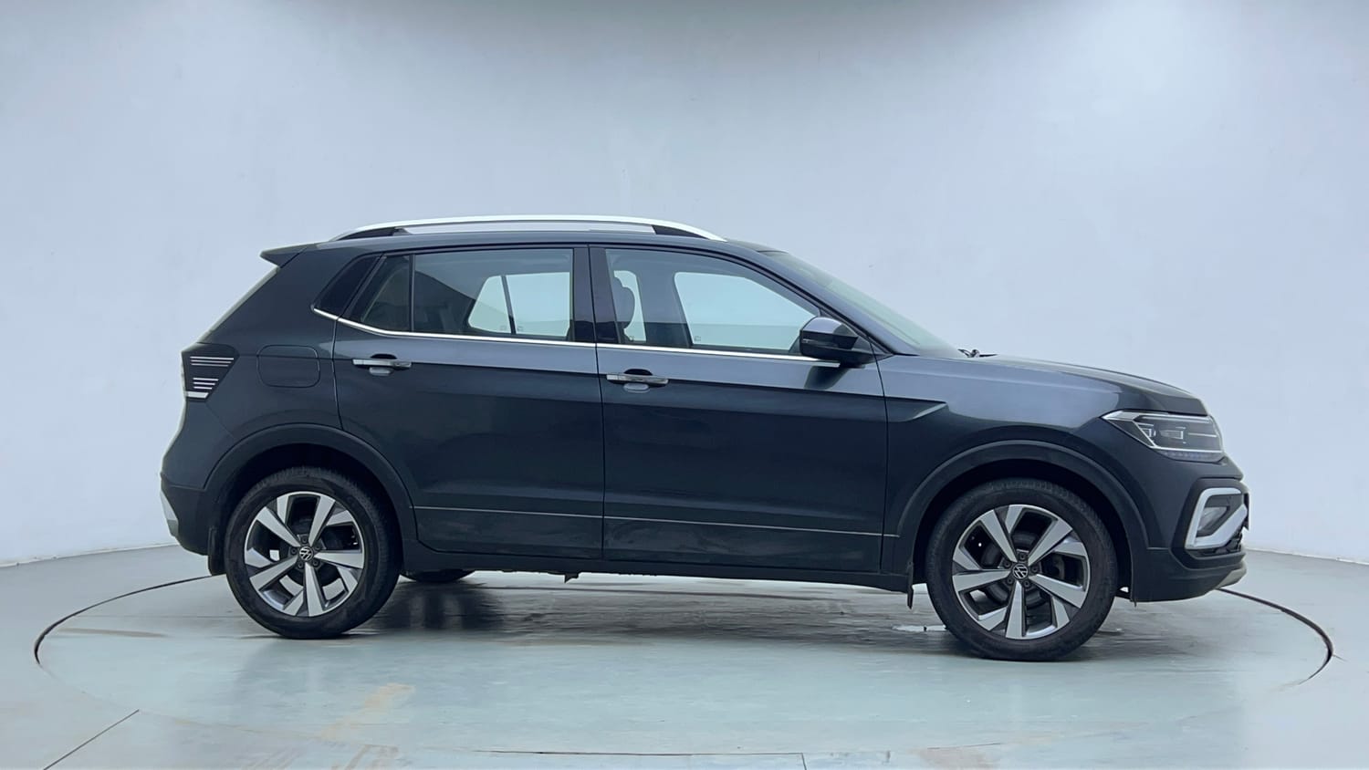 Used 2022 Volkswagen Taigun Topline 1.0 TSI AT Petrol Automatic exterior RIGHT SIDE VIEW