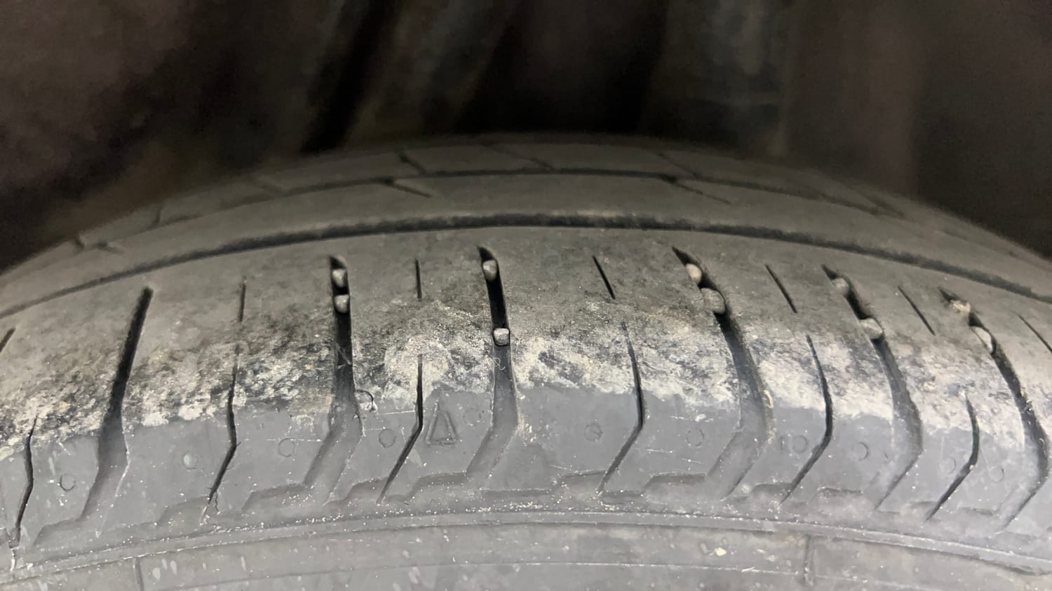Used 2014 Honda Mobilio V (O) Petrol Petrol Manual tyres LEFT REAR TYRE TREAD VIEW