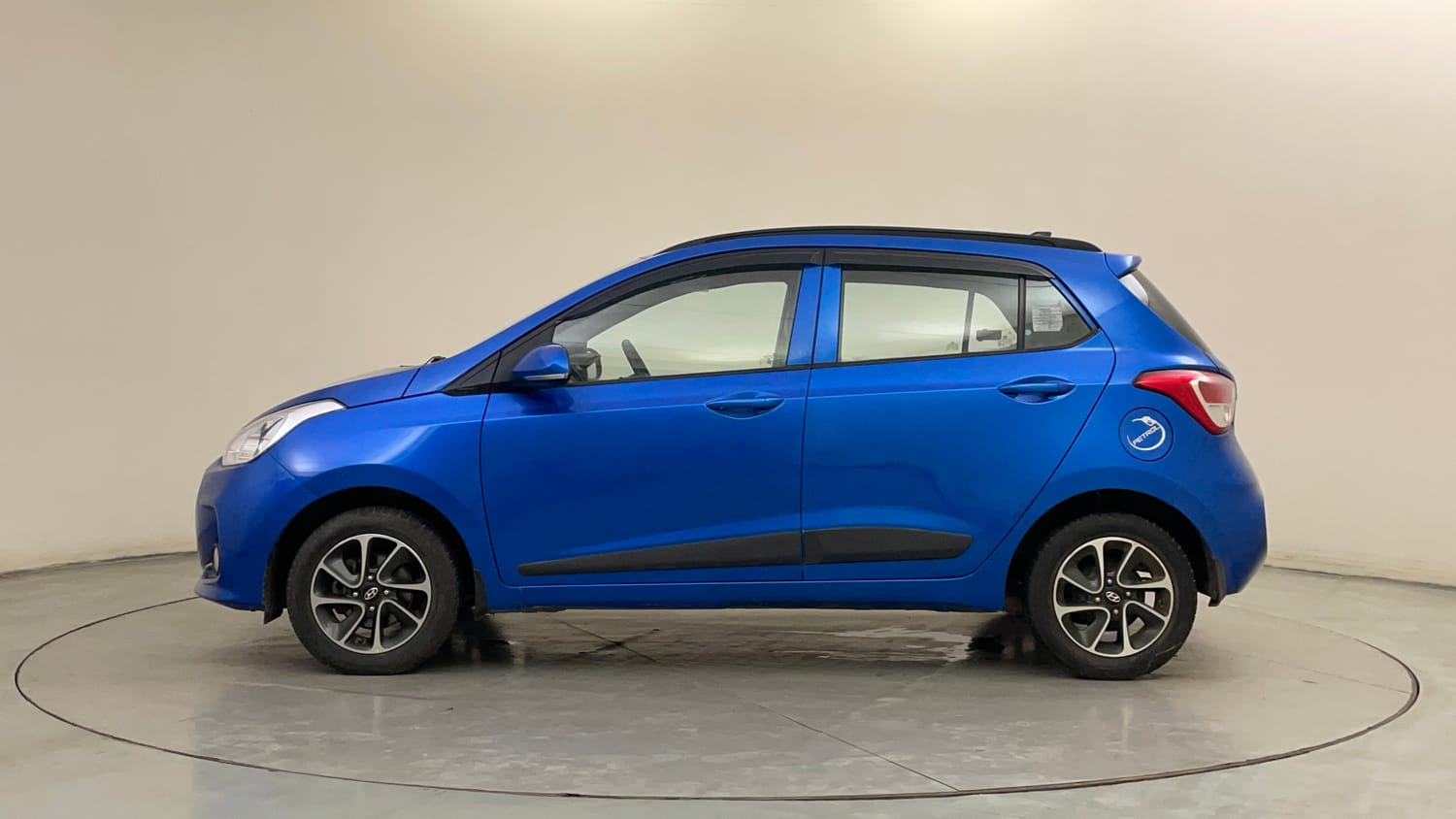 Used 2018 Hyundai Grand i10 Sportz AT 1.2 Kappa VTVT Petrol Automatic exterior LEFT SIDE VIEW