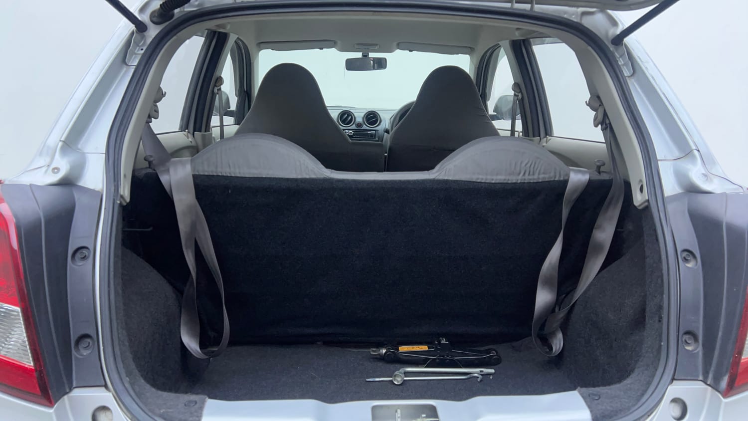 Used 2014 Datsun GO T Petrol Manual interior DICKY INSIDE VIEW